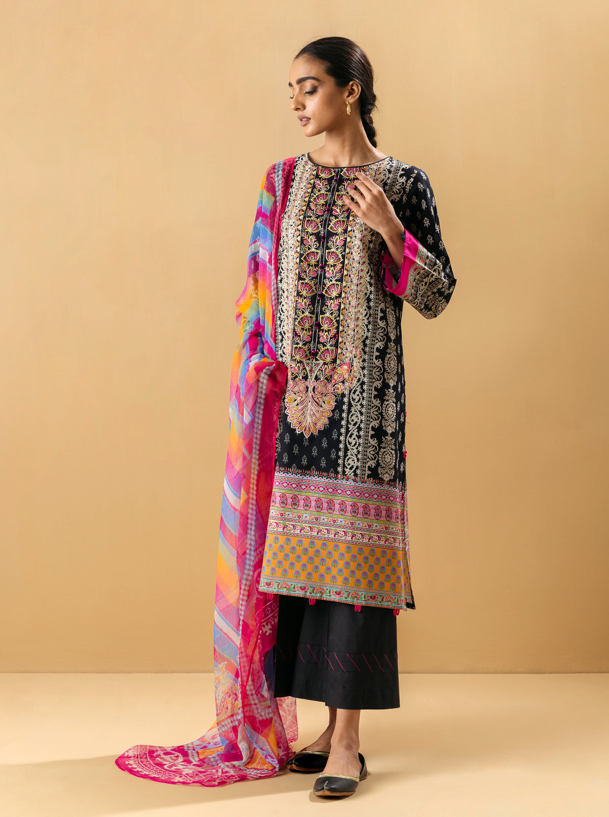 3 PIECE - EMBROIDERED LAWN SUIT - GYPSY GEMS MORBAGH SU_22