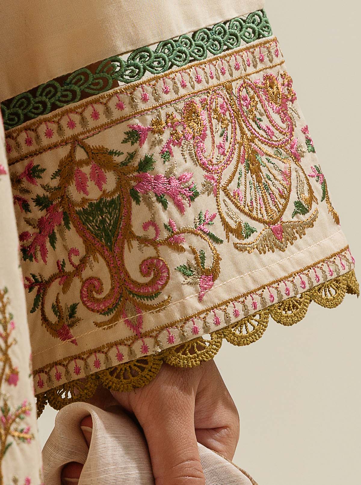 3 PIECE - EMBROIDERED LAWN SUIT - GRACE INCANTATION MORBAGH SU_23