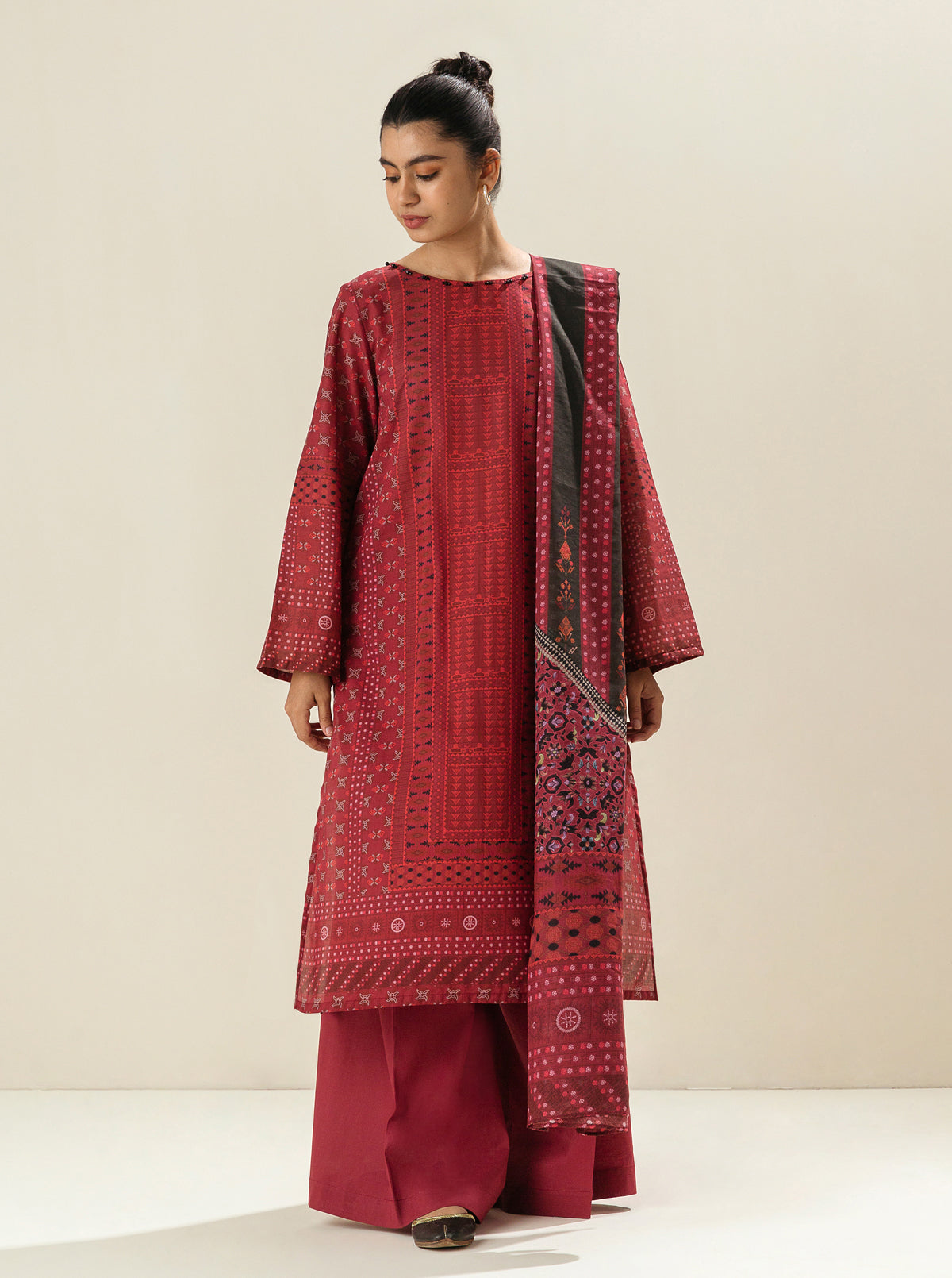 3 PIECE - PRINTED LAWN SUIT - RED DAWN MORBAGH SU_23