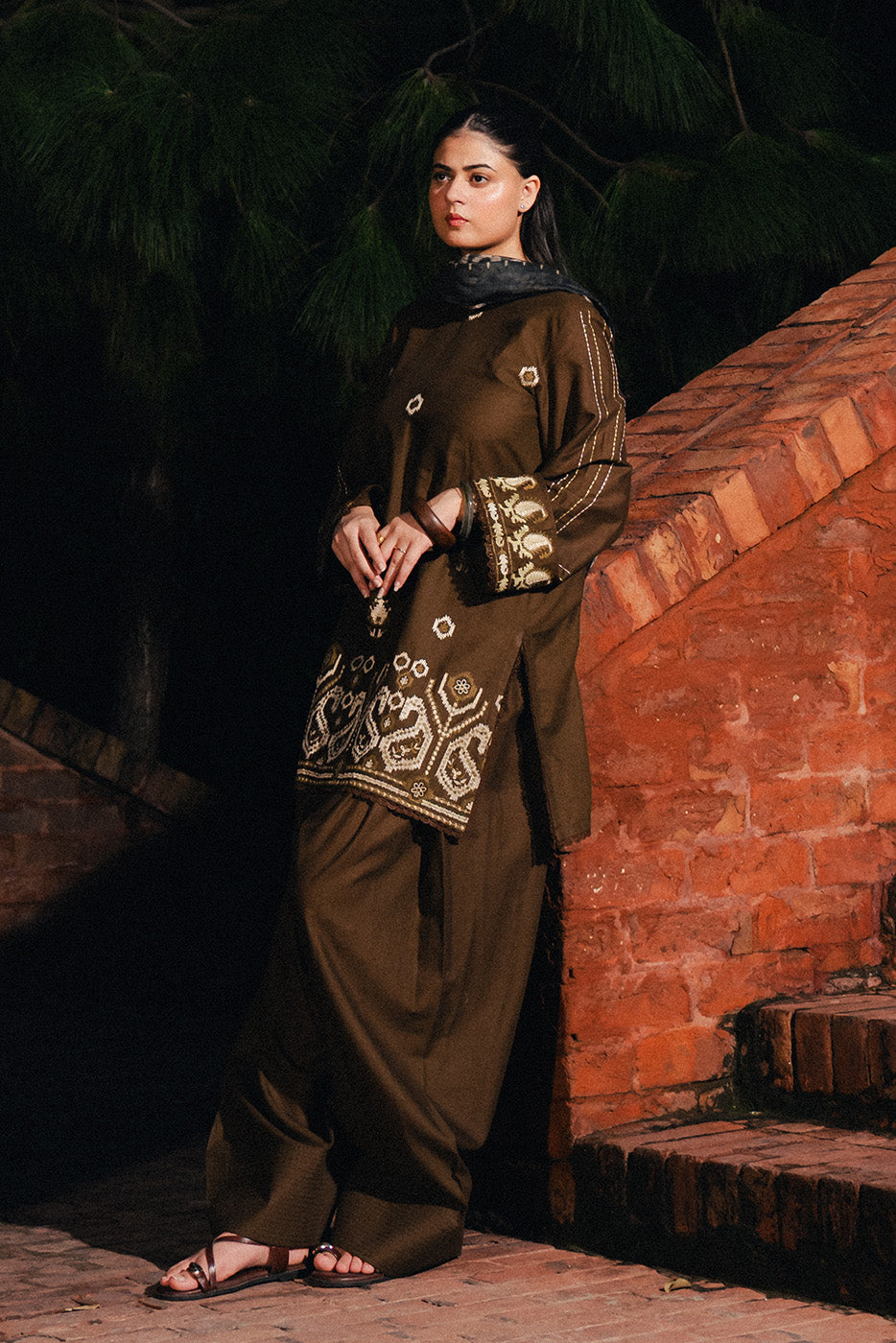 3 PIECE EMBROIDERED LAWN SUIT-UMBER TWIST (UNSTITCHED)