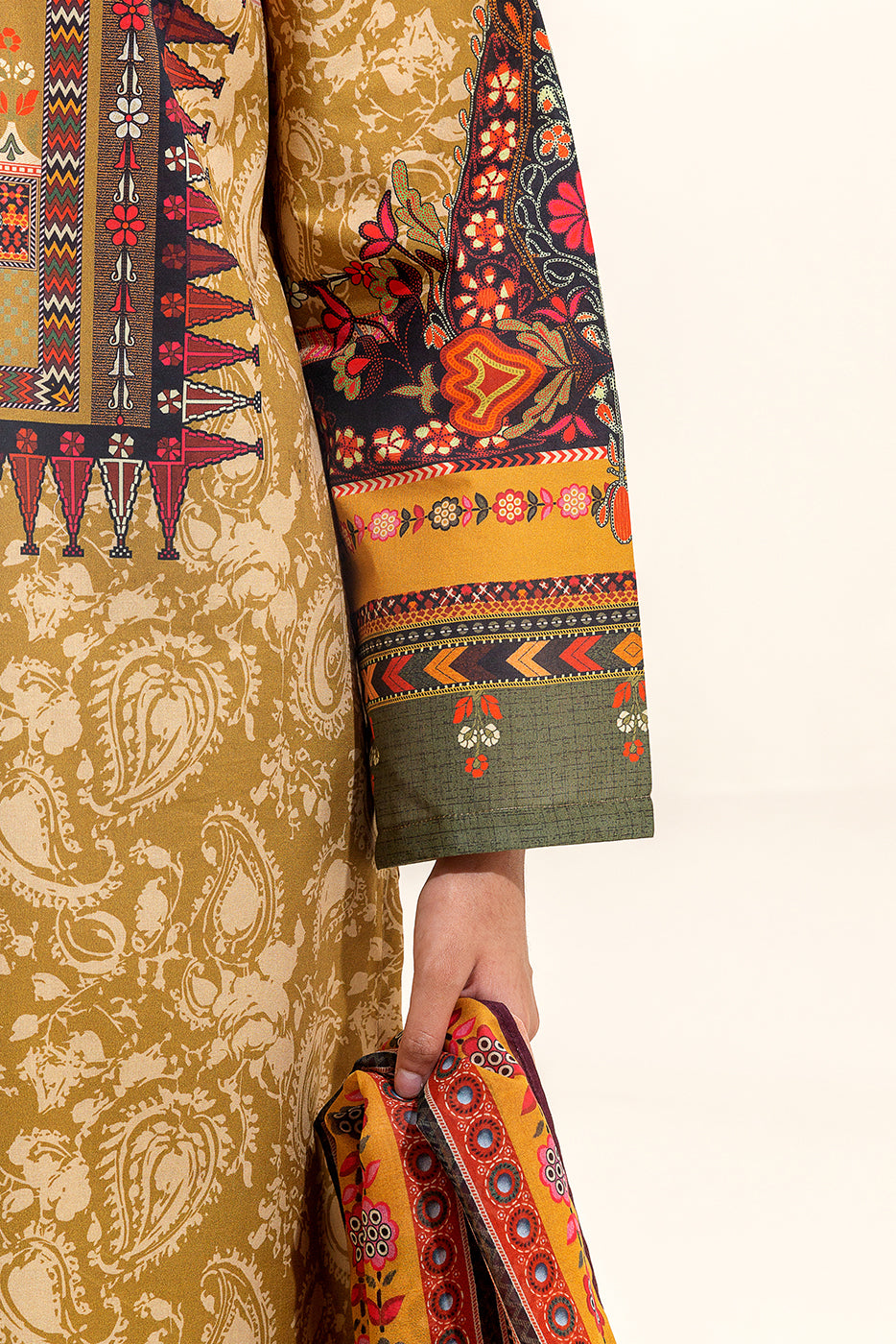 3 PIECE PRINTED LAWN SUIT-MEDALLION TRIBE (UNSTITCHED)