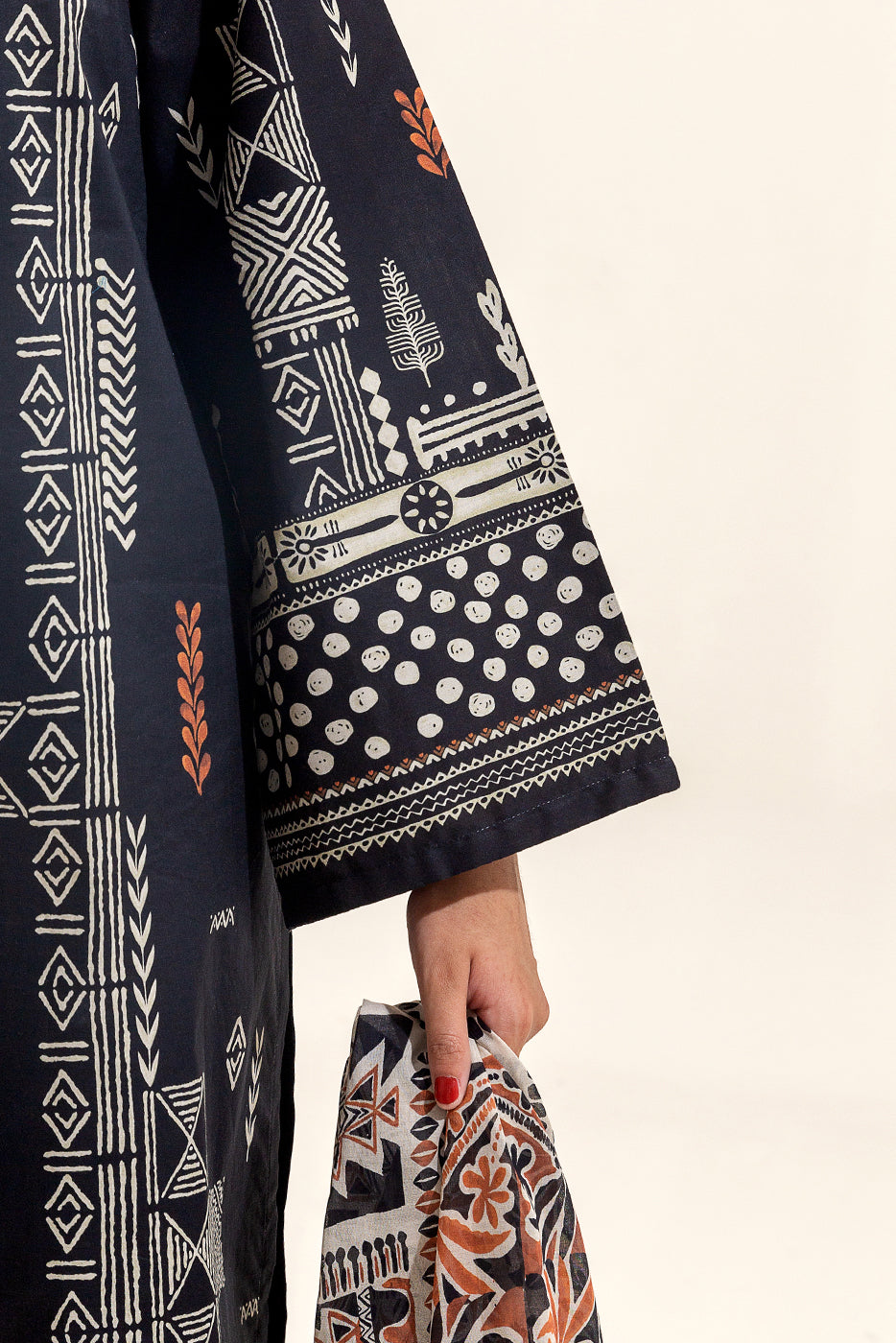 3 PIECE PRINTED LAWN SUIT-RAVEN GILD (UNSTITCHED)