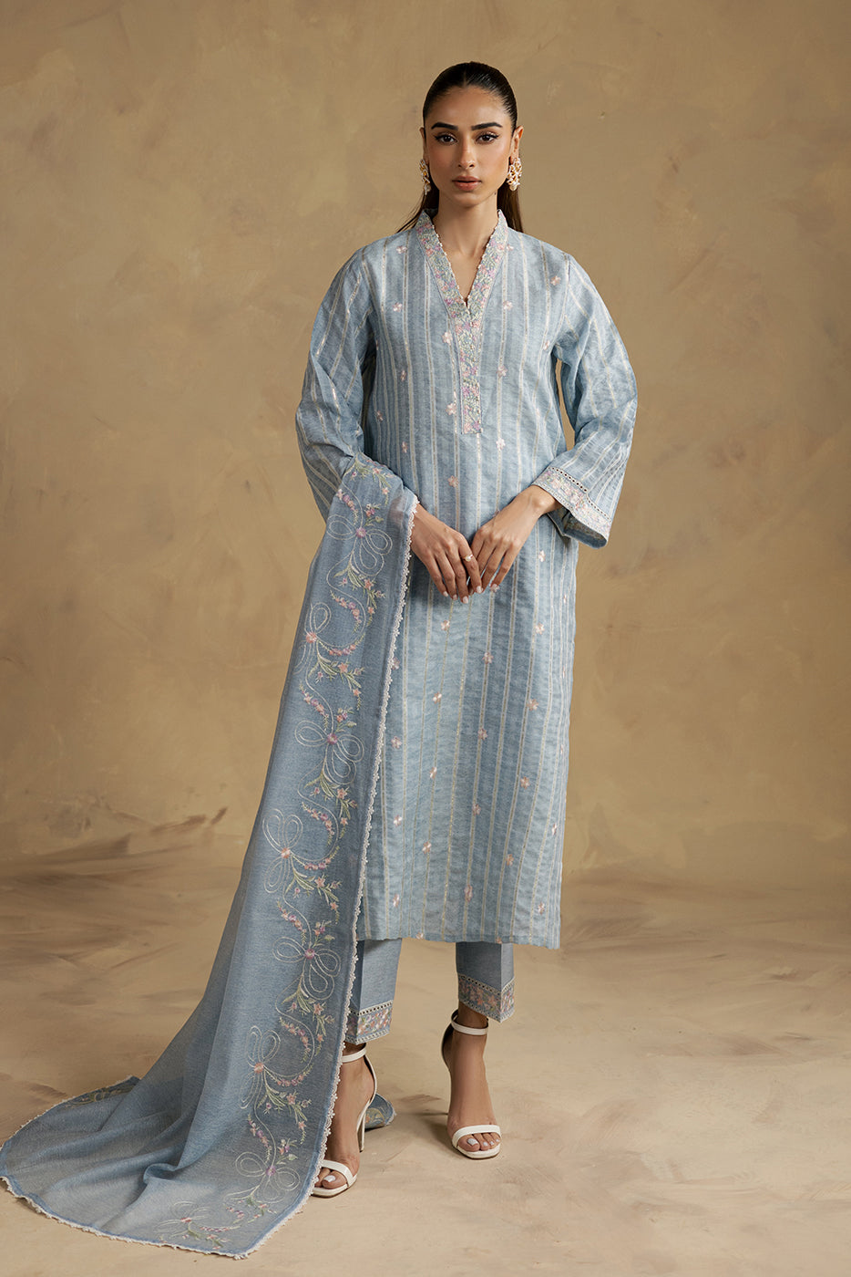 3 PIECE EMBROIDERED JACQUARD SUIT (LUXURY-PRET)