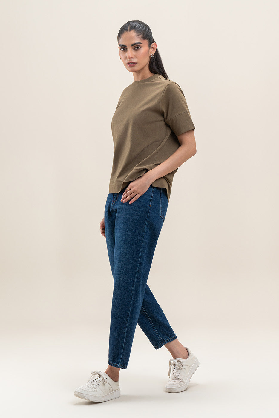 REGULAR FIT T-SHIRT