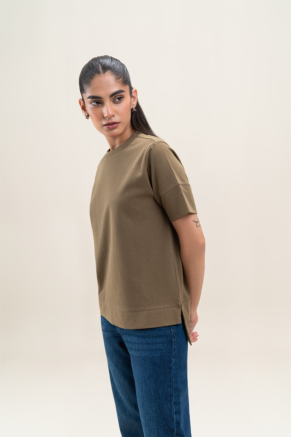 REGULAR FIT T-SHIRT