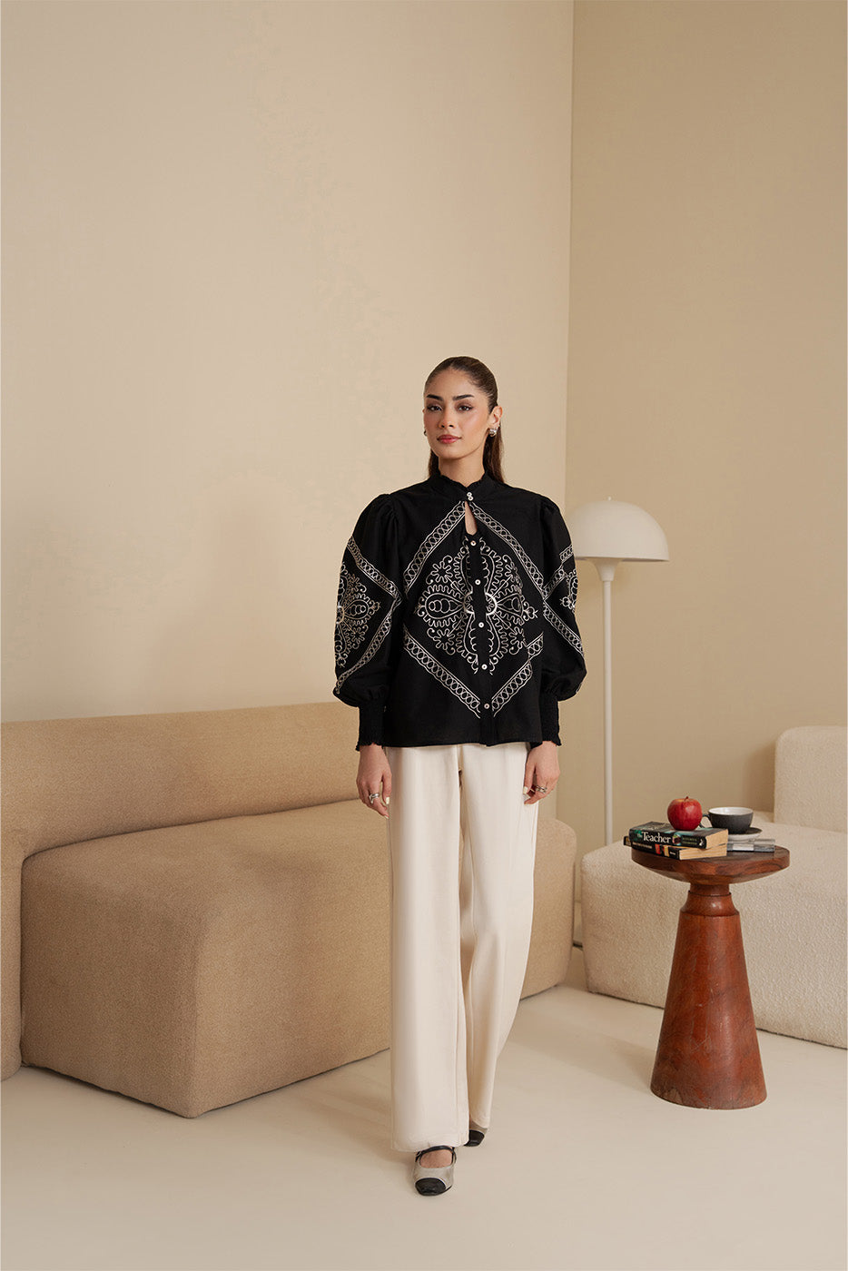 EMBROIDERED KEYHOLE BLOUSE