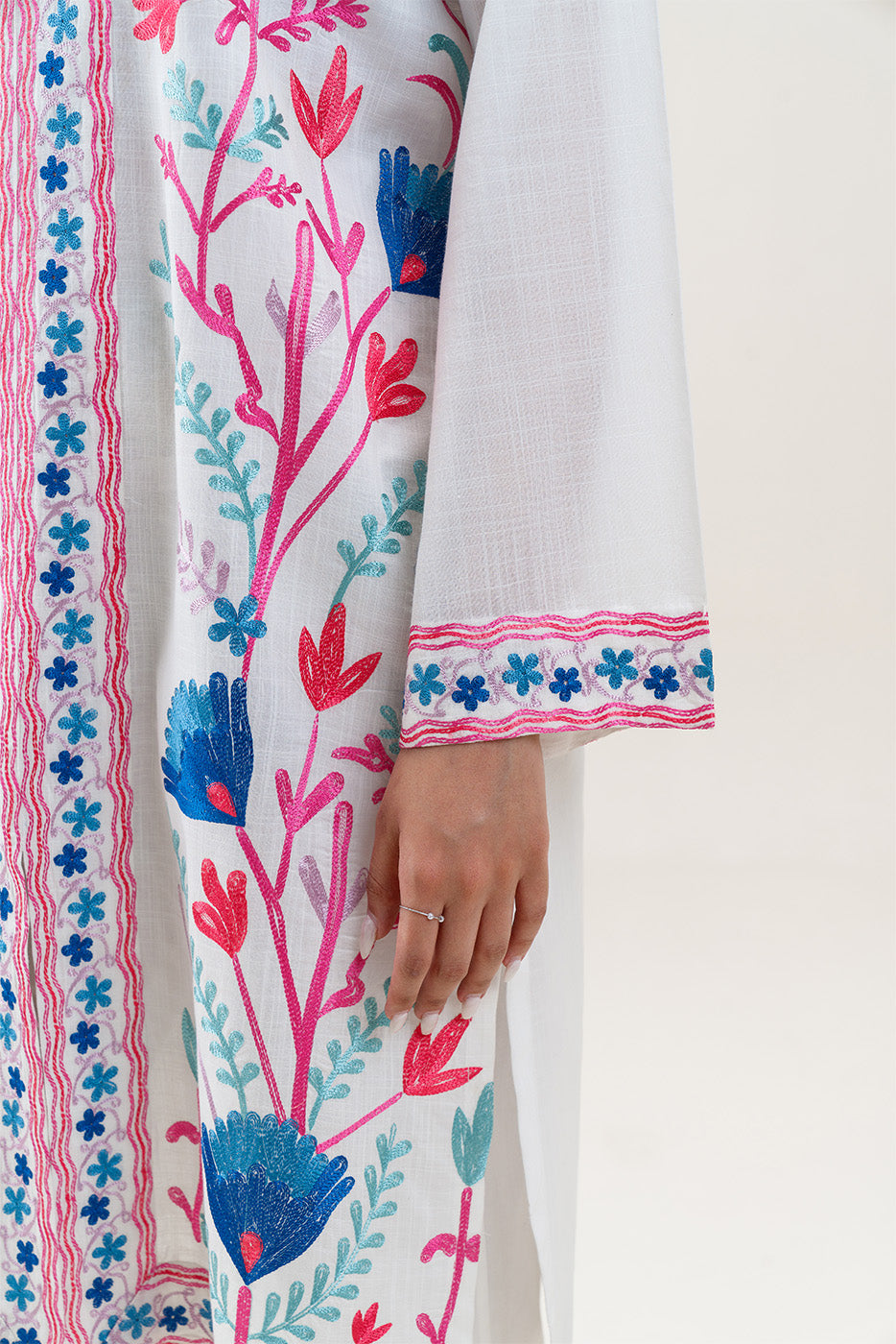 EMBROIDERED SLUB LAWN SHIRT (PRET)