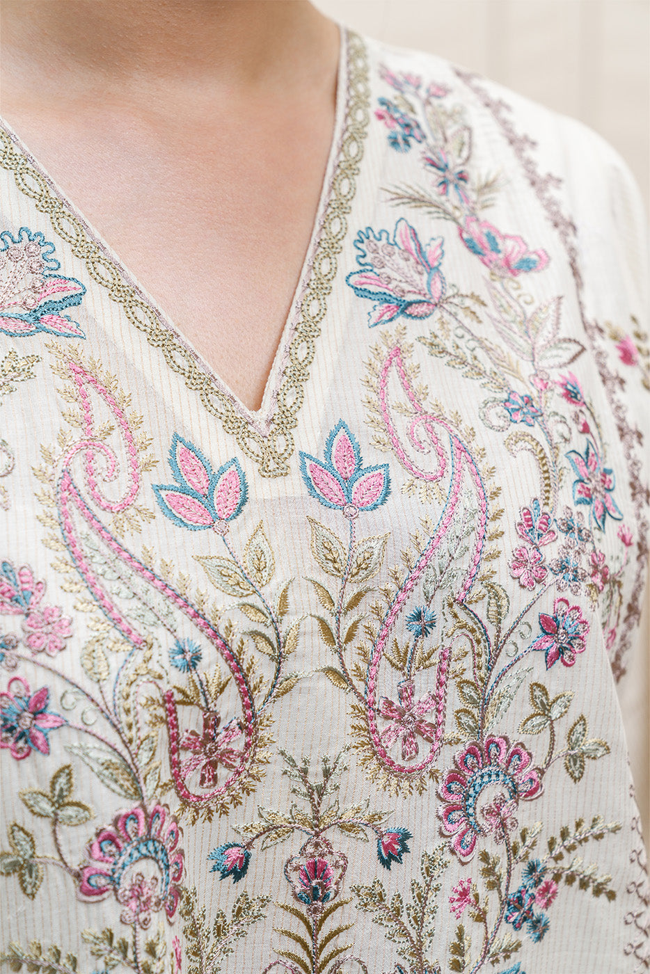 3 PIECE EMBROIDERED MISSOURI SUIT (PRET)