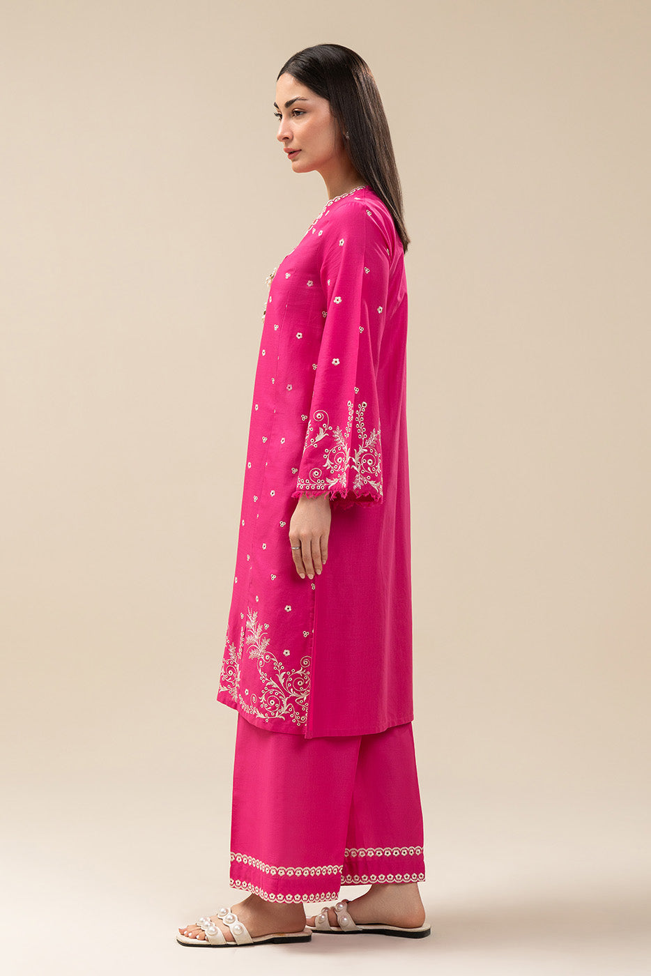 2 PIECE EMBROIDERED COTTON VISCOSE SUIT (PRET)