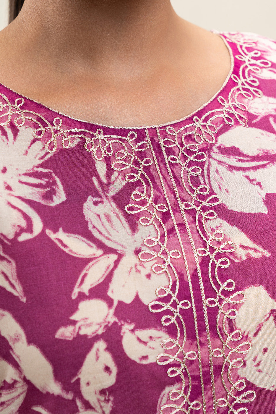 2 PIECE EMBROIDERED LAWN SUIT (PRET)