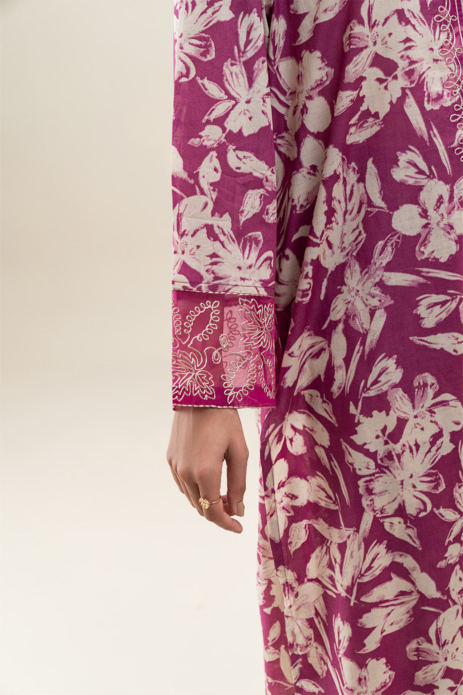 2 PIECE EMBROIDERED LAWN SUIT (PRET)