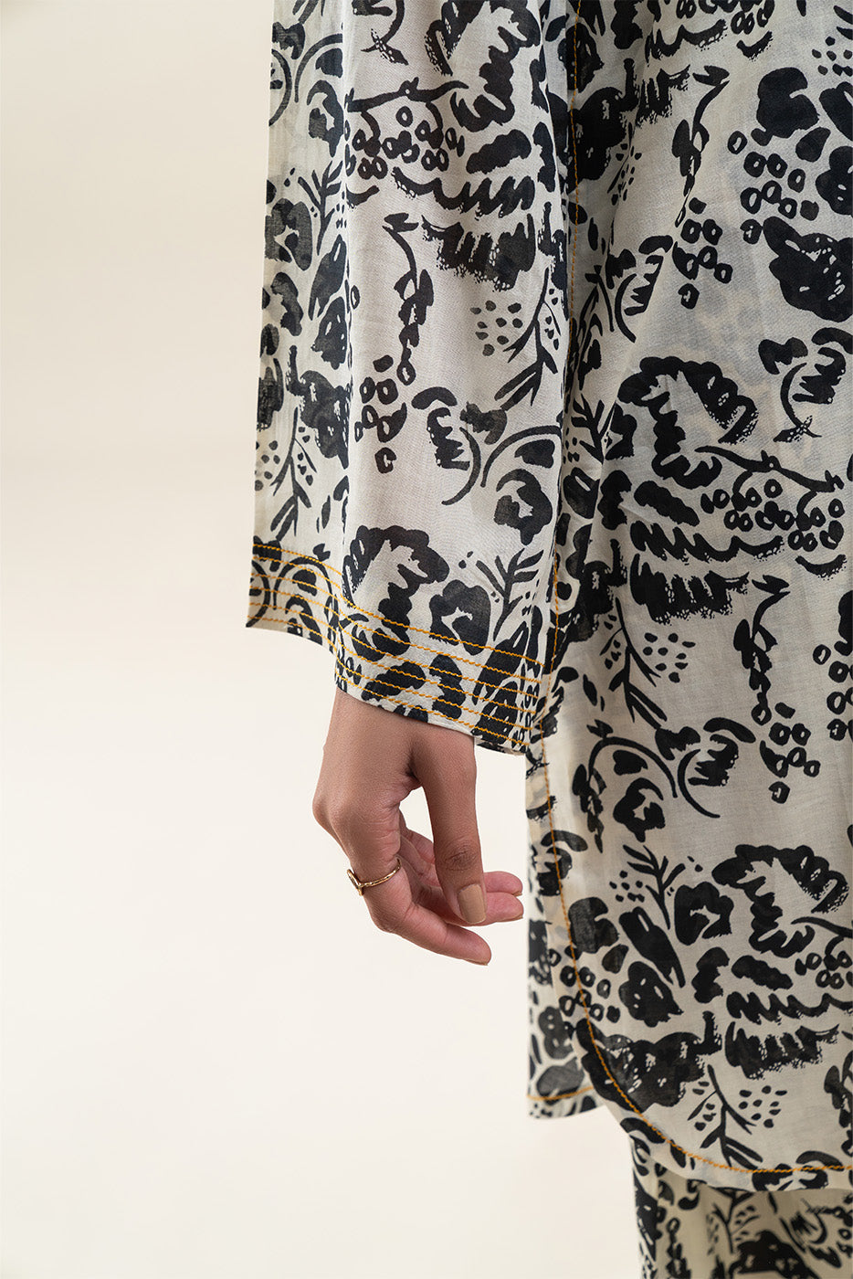 2 PIECE PRINTED LAWN SUIT (PRET)