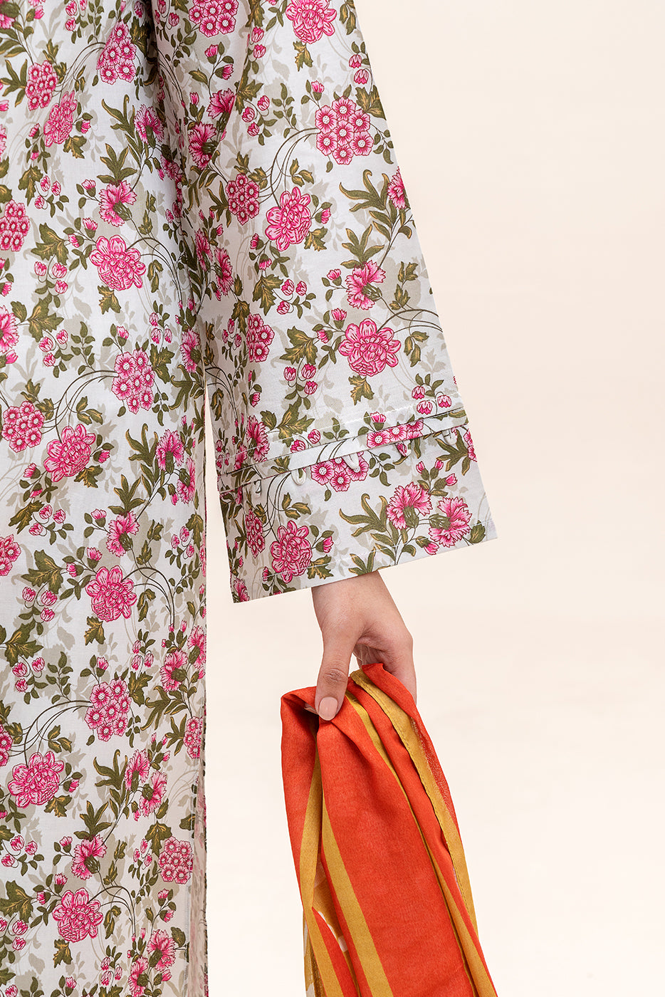 2 PIECE PRINTED LAWN SUIT-IVORY GARDEN (UNSTITCHED)