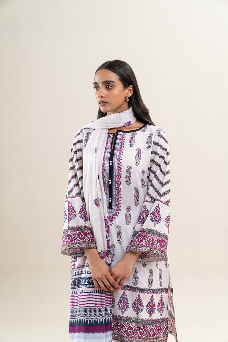 3 PIECE PRINTED LAWN SUIT-PORCELAIN LACE (UNSTITCHED)