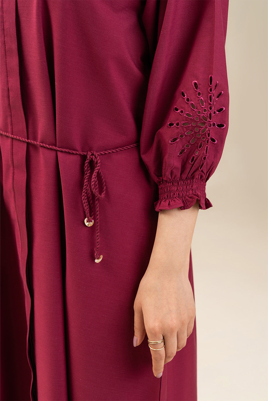 EMBROIDERED YARN DYED DRESS (FLOW)