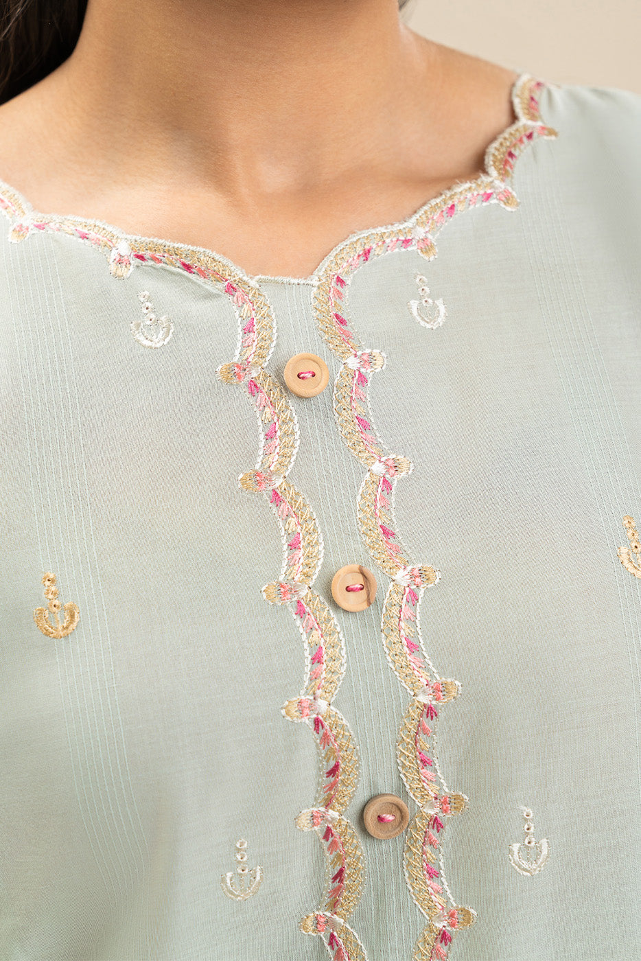3 PIECE EMBROIDERED TEXTURED LAWN SUIT (PRET)