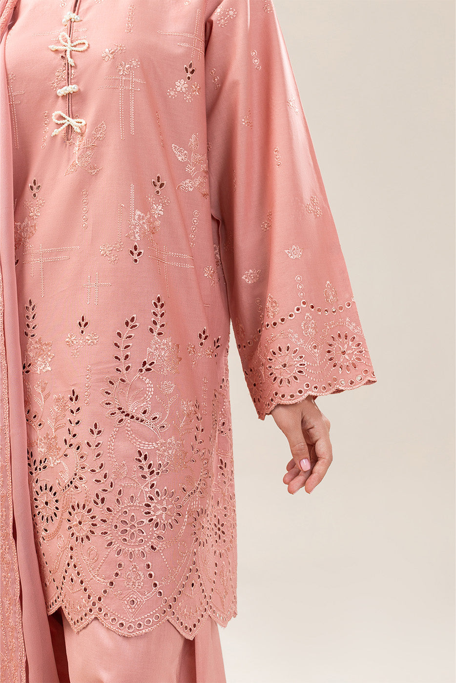 3 PIECE EMBROIDERED LAWN SUIT (LUXURY PRET)