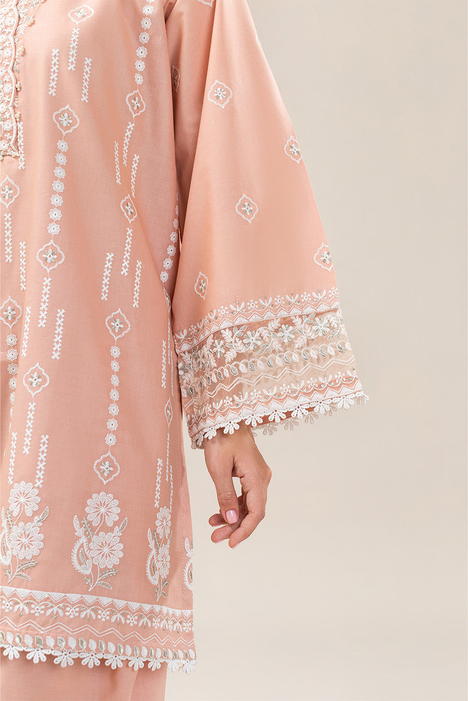 3 PIECE EMBROIDERED LAWN SUIT (LUXURY PRET)