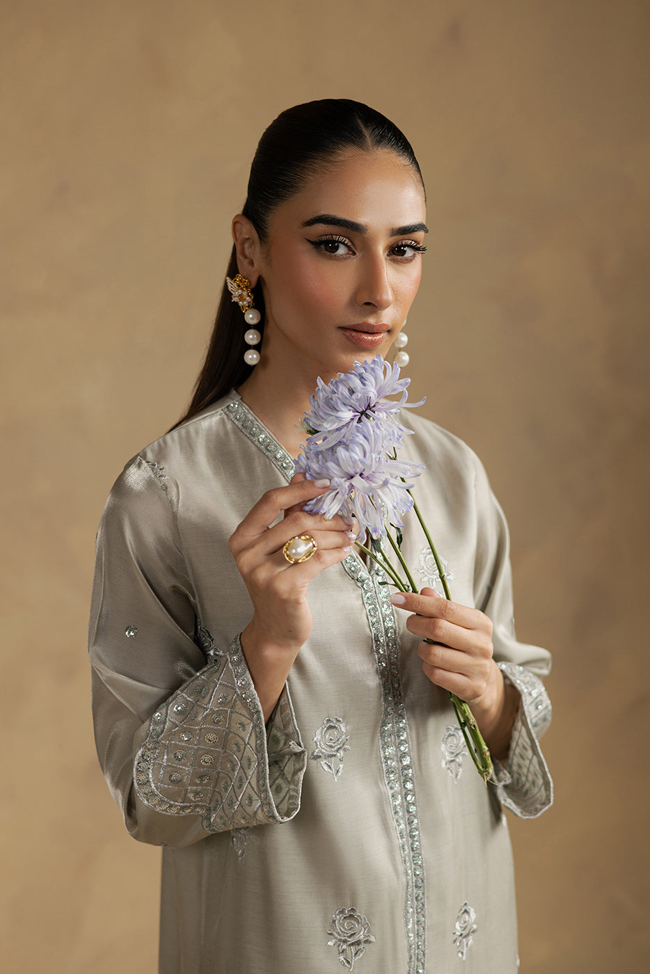2 PIECE EMBROIDERED SILK SUIT (LUXURY-PRET)
