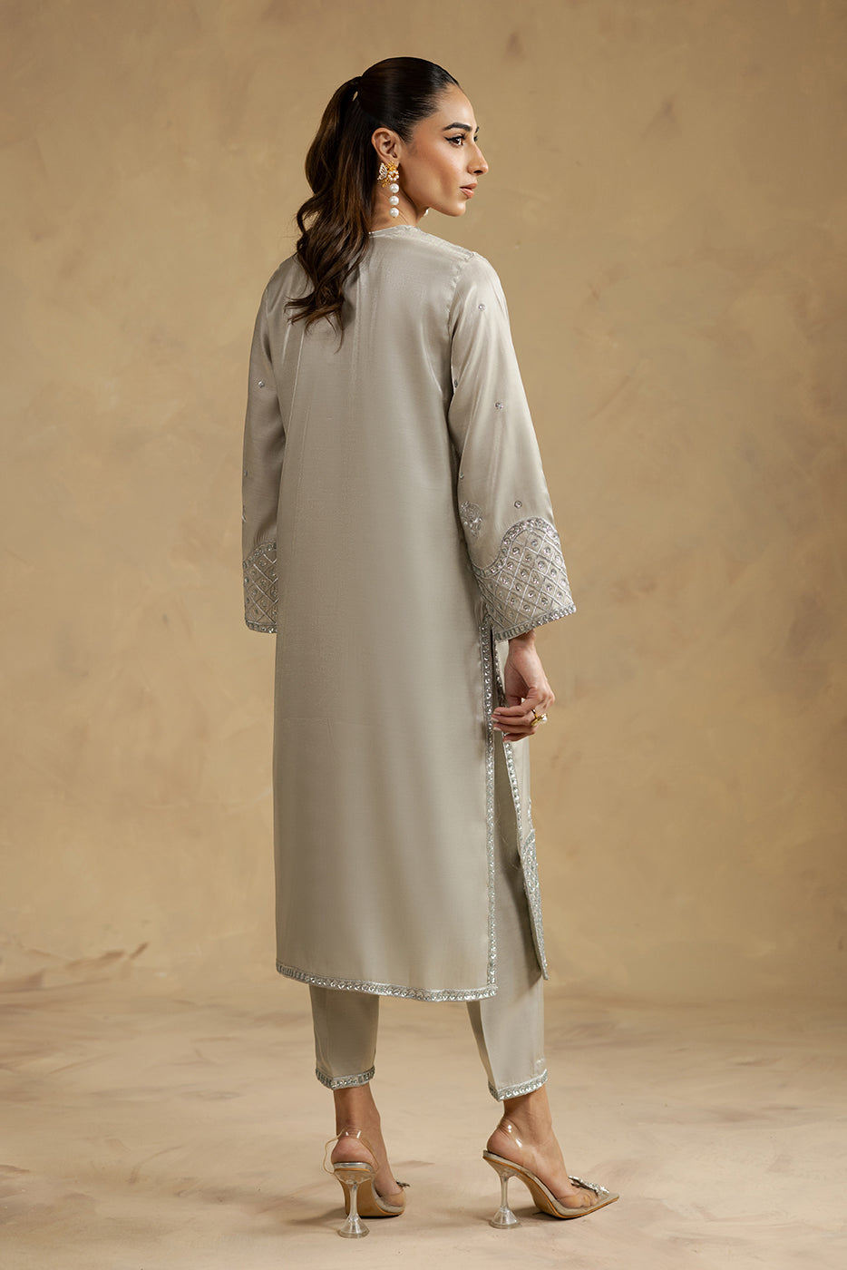 2 PIECE EMBROIDERED SILK SUIT (LUXURY-PRET)