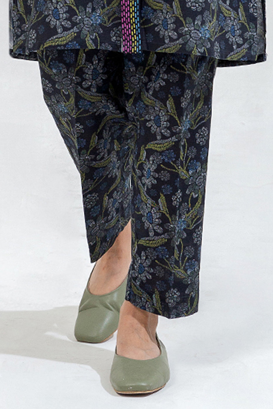 BASIC STRAIGHT PANTS