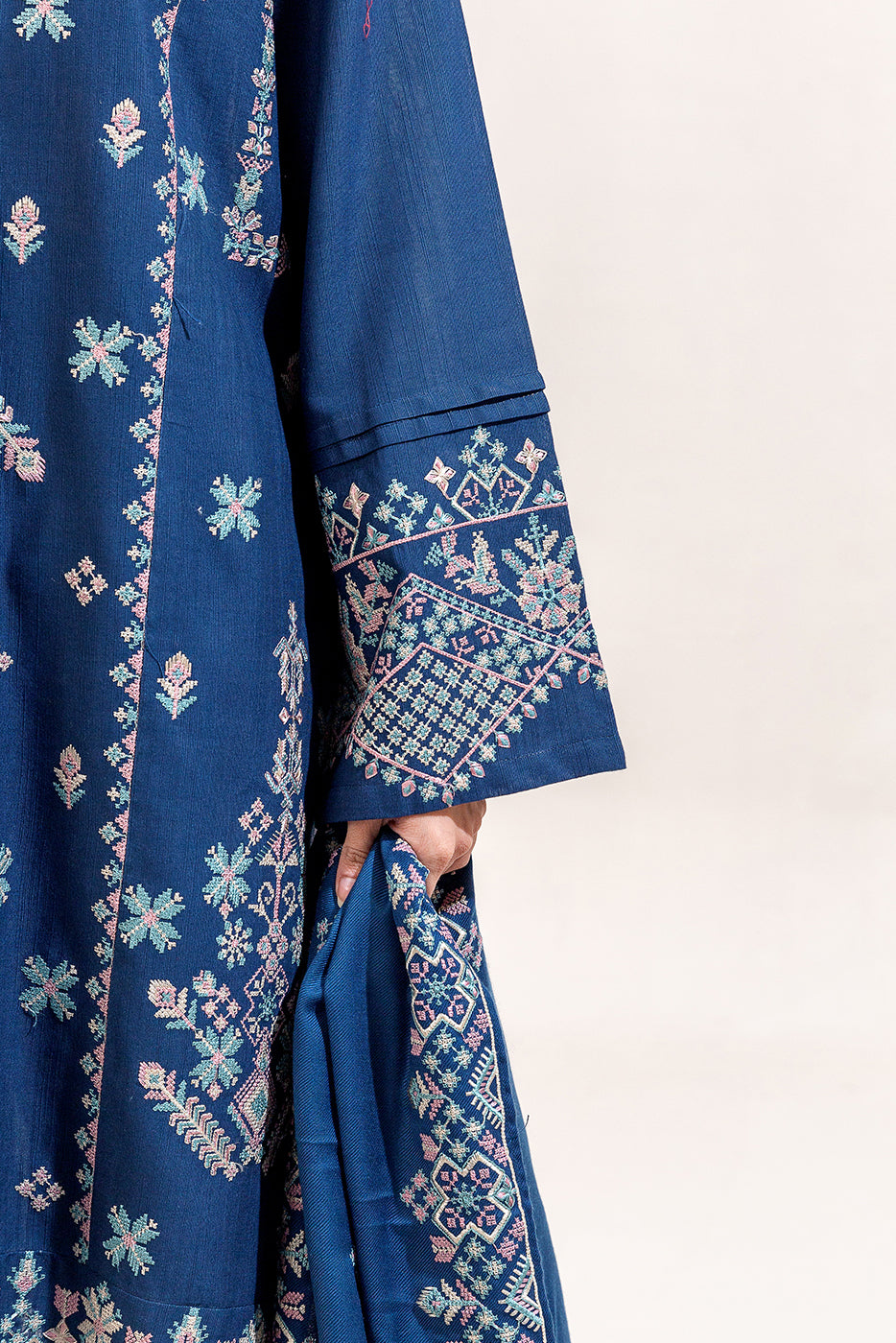 3 PIECE EMBROIDERED KHADDAR SUIT-AEGEAN GRID (UNSTITCHED)