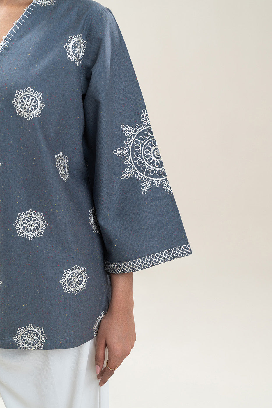 EMBROIDERED MULTI NEPS TOP (PRET)