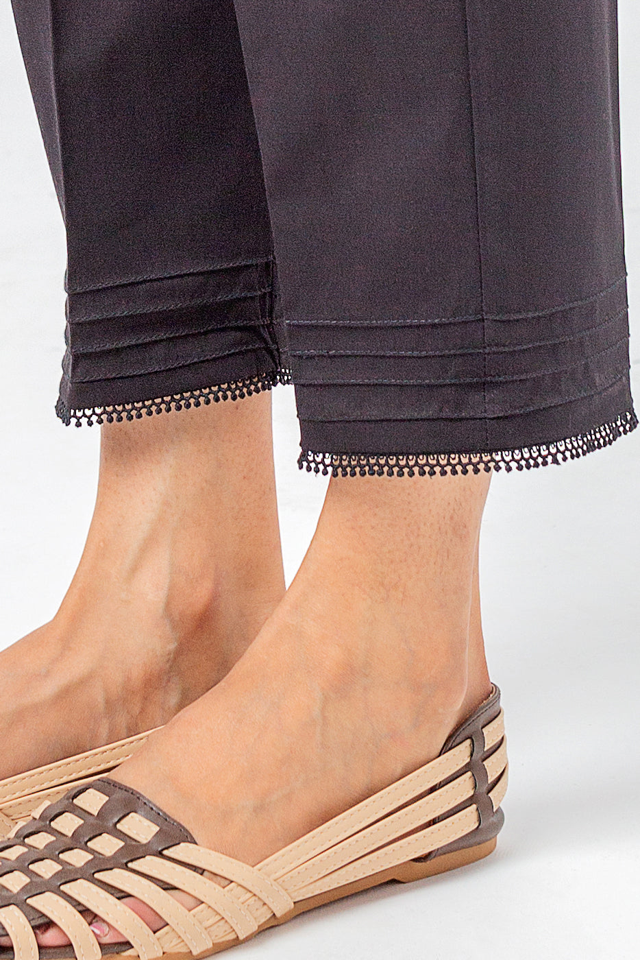 BASIC STRAIGHT PANTS