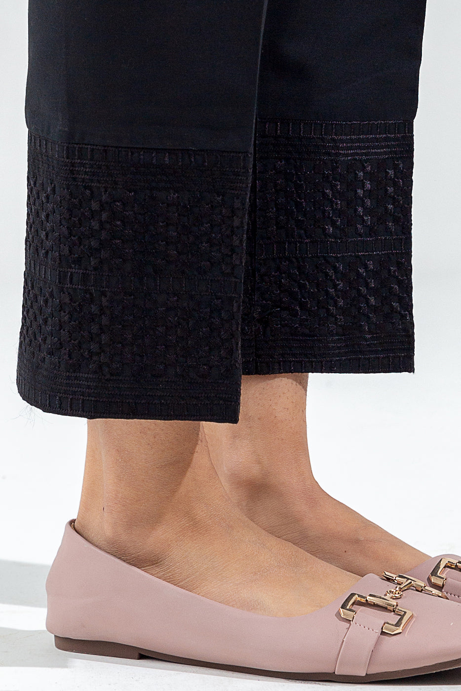 EMBROIDERED STRAIGHT PANTS