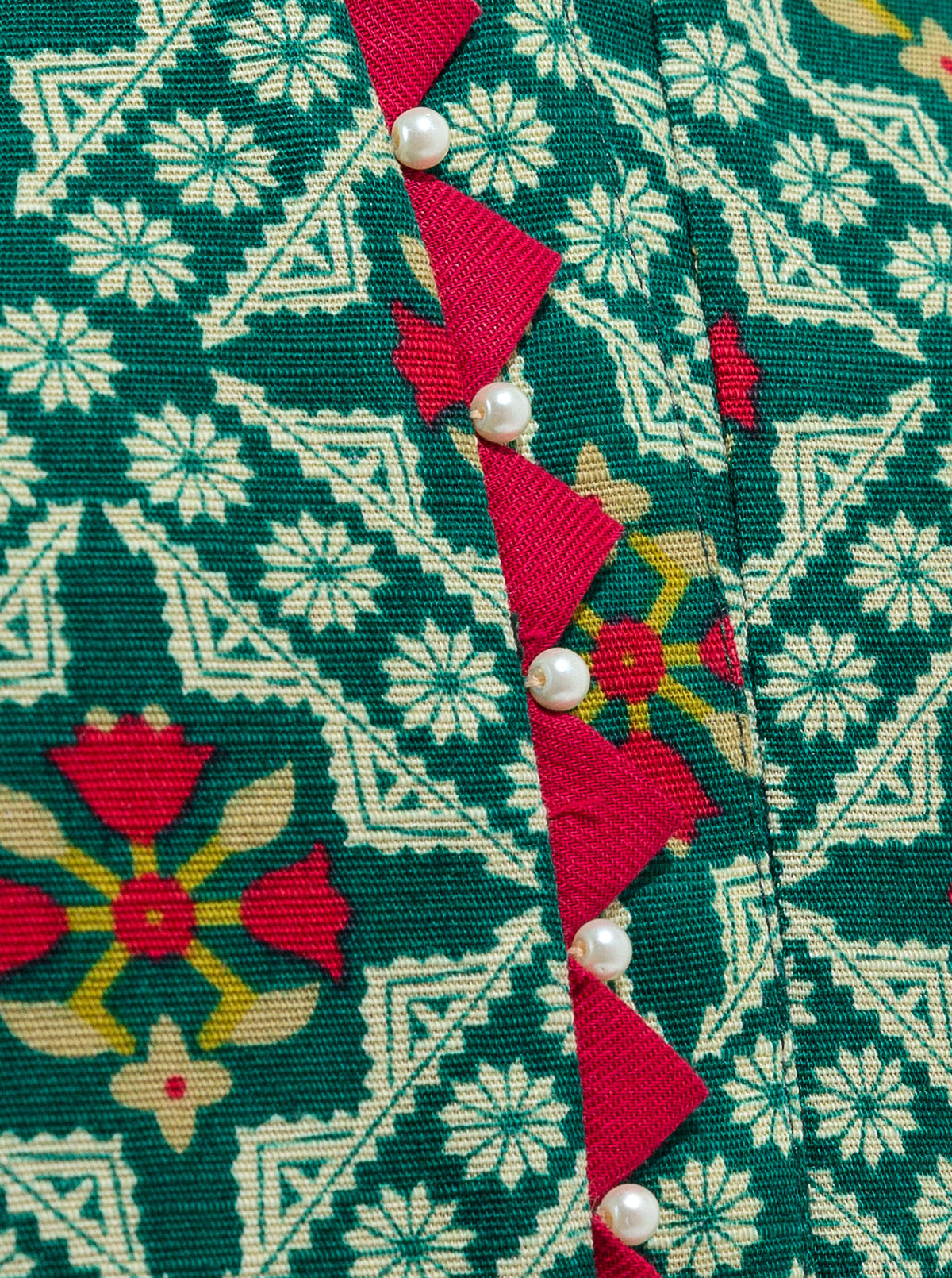 2 PIECE - PRINTED KHADDAR SUIT - VIVID LUSH MORBAGH WN_21