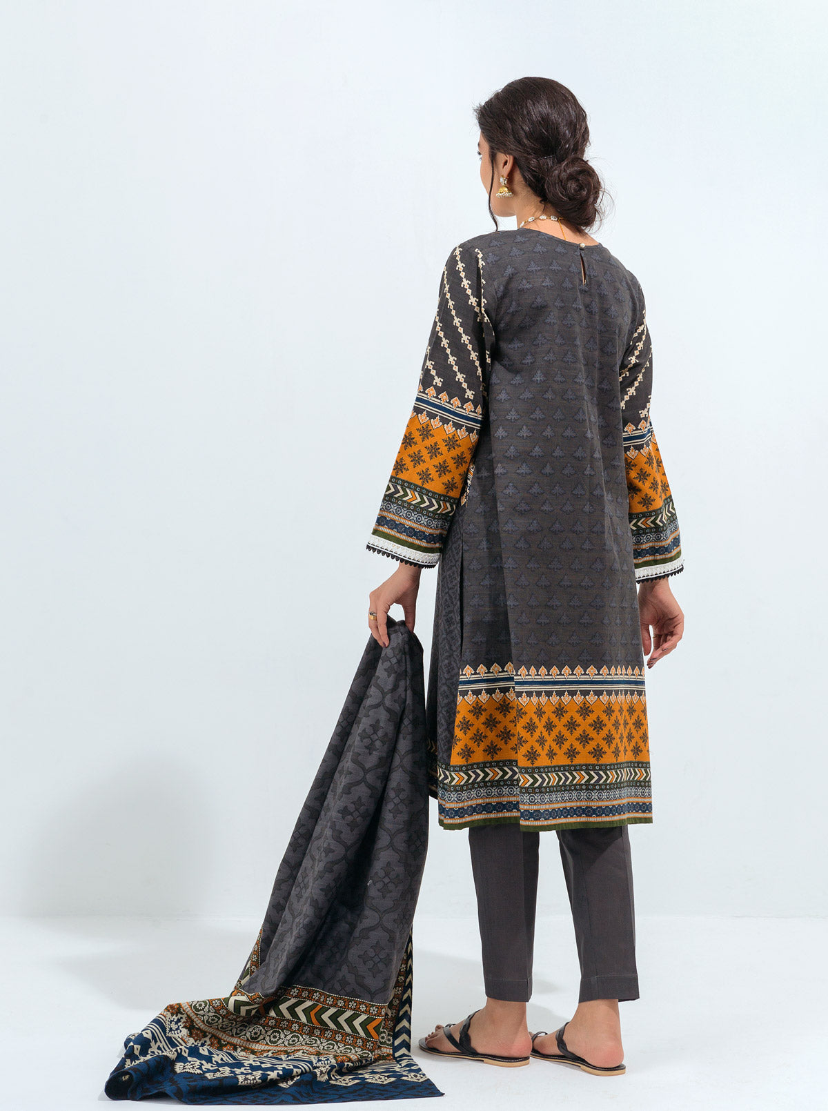 3 PIECE - PRINTED KHADDAR SUIT - GREY GLITZ MORBAGH WN_21