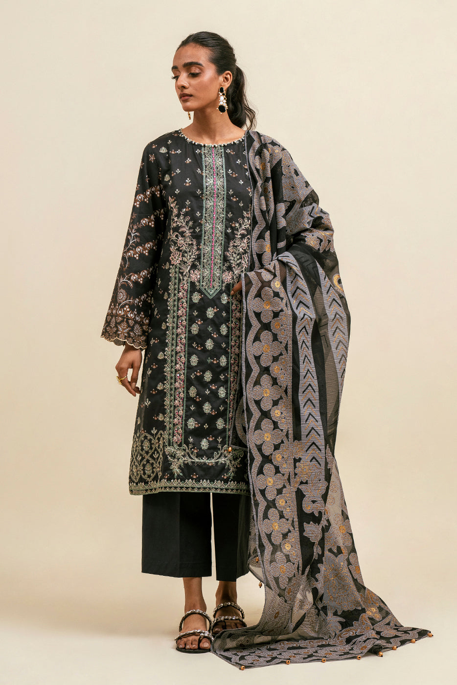 ONYX GRACE-EMBROIDERD-3P-LAWN(UNSTITCHED)