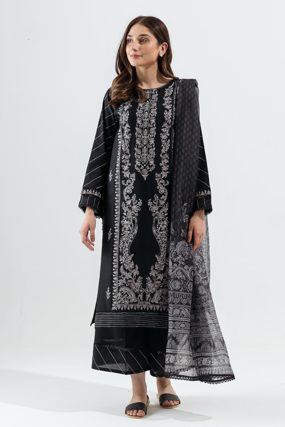 Radiant Black-Embroidered-3P