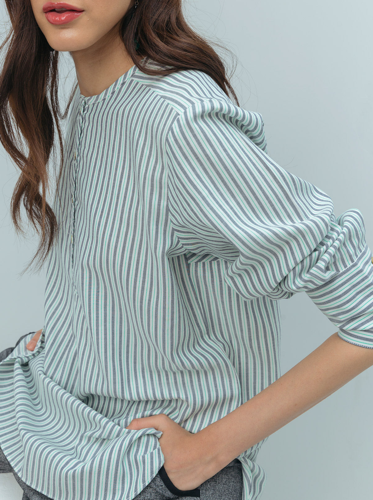STRIPED PLACKET ROUND HEM TOP