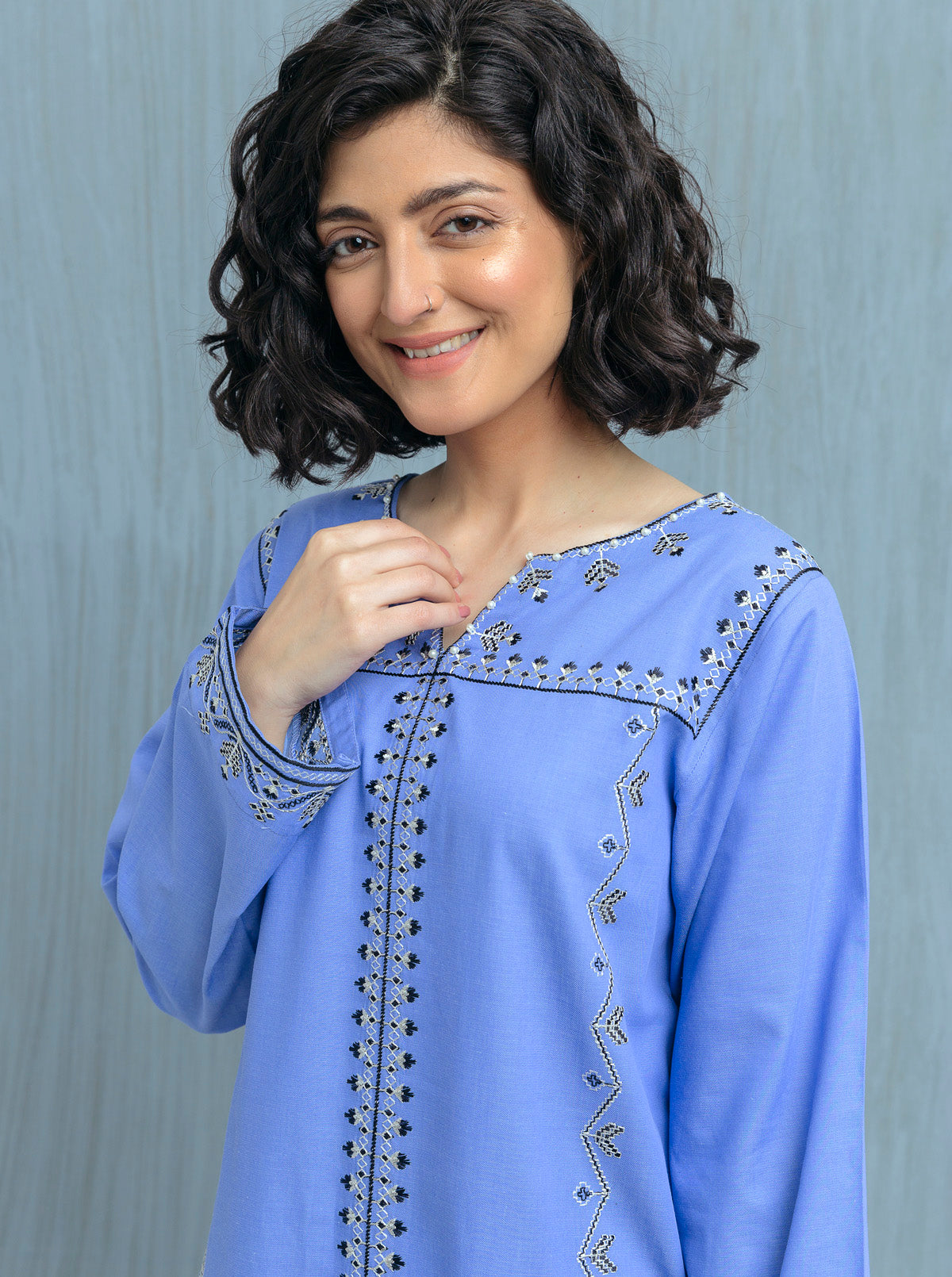 EMBROIDERED SHIRT