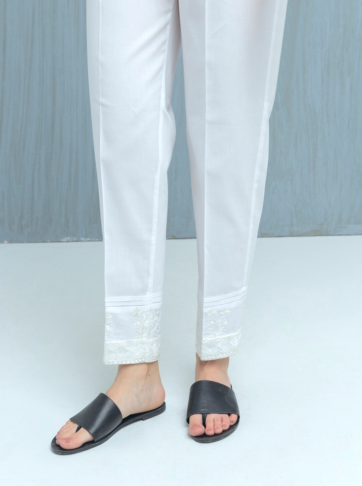 EMBROIDERED STRAIGHT PANTS