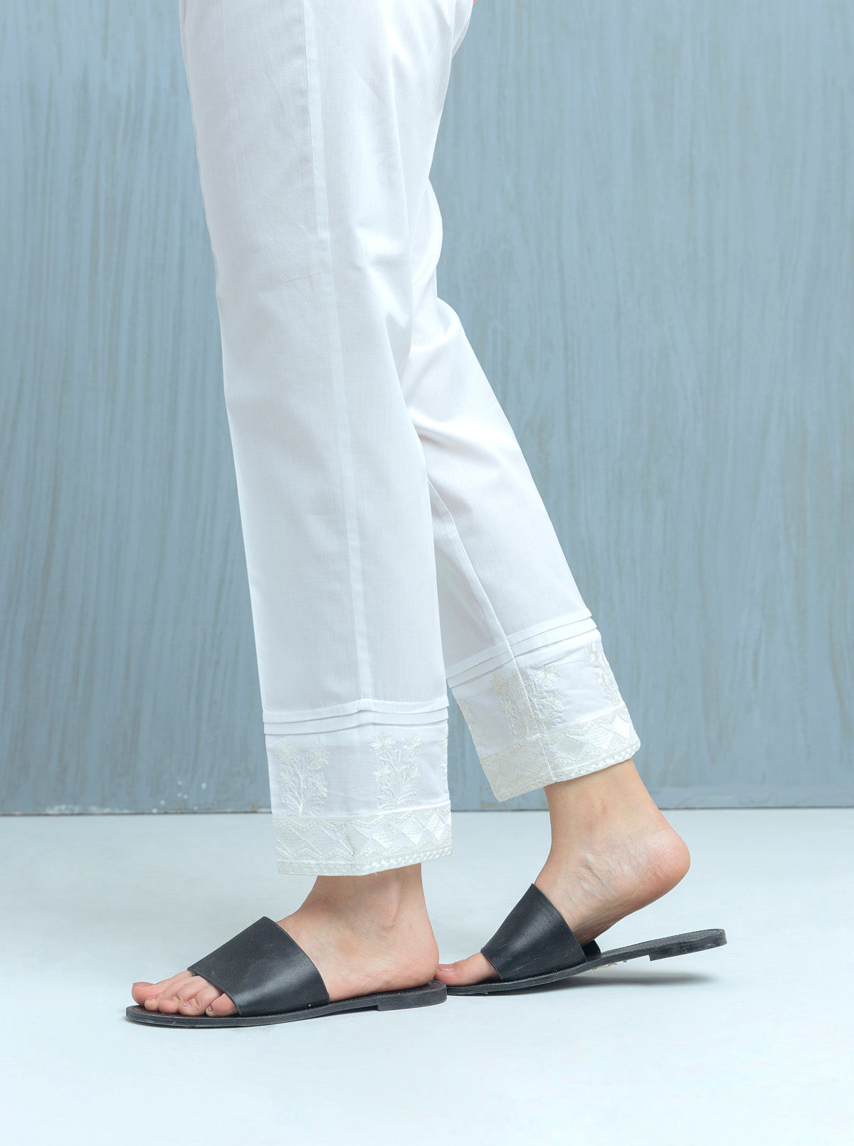 EMBROIDERED STRAIGHT PANTS