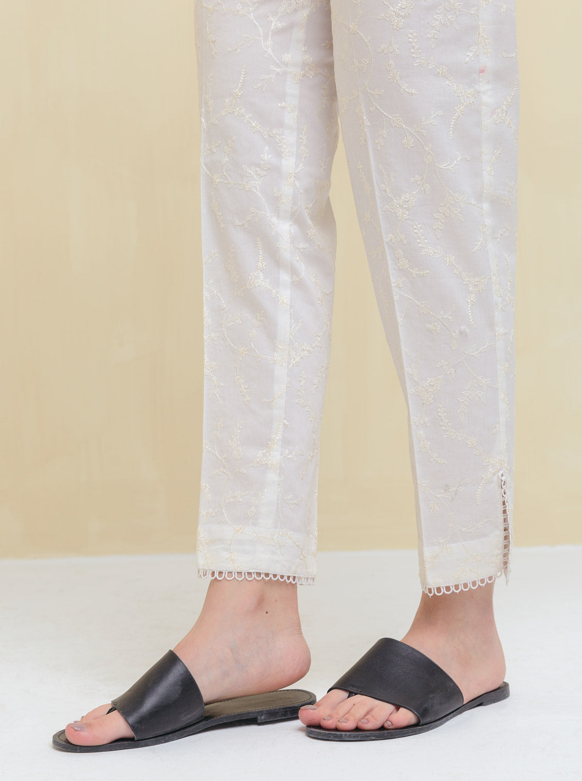 EMBROIDERED STRAIGHT PANTS