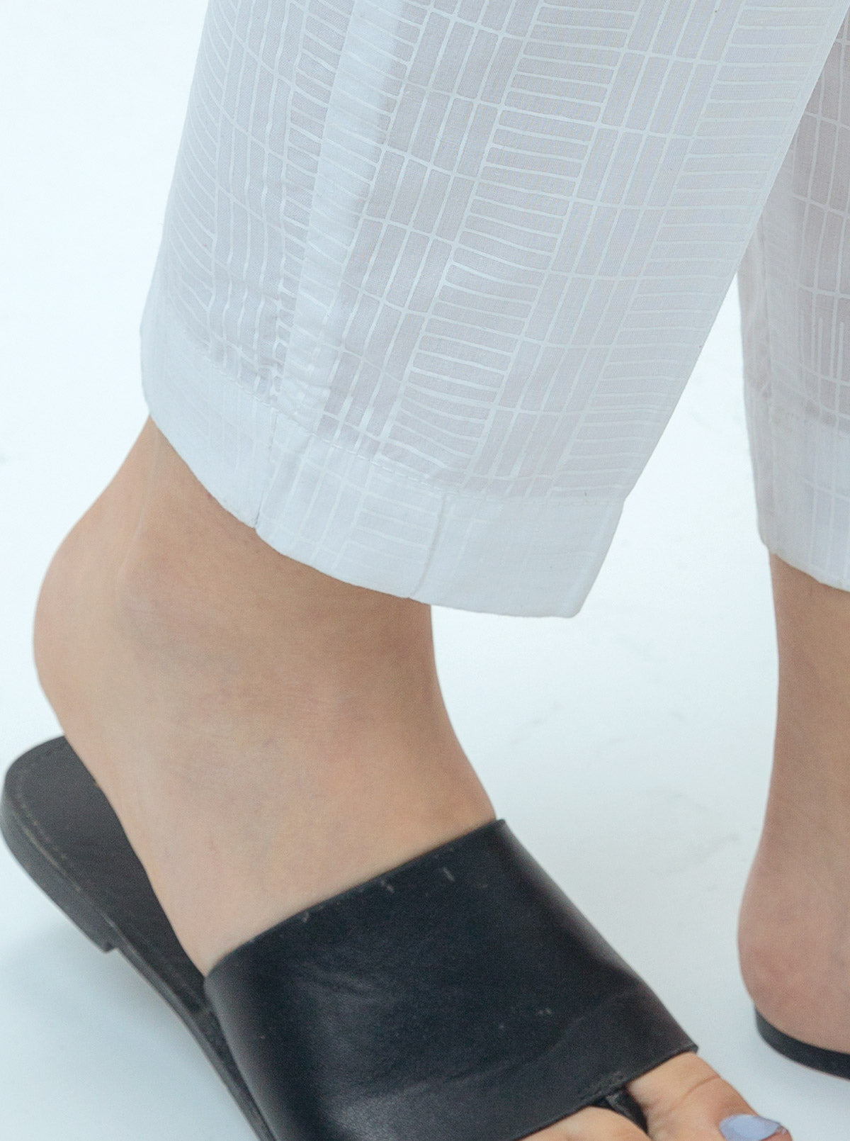 BASIC STRAIGHT PANTS