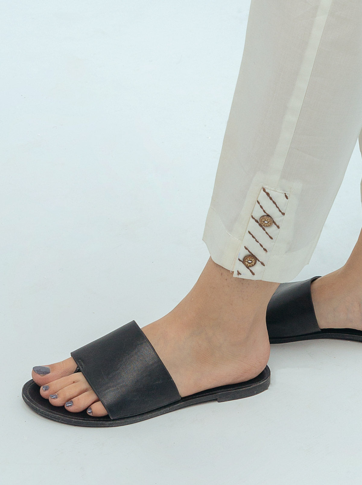 BASIC STRAIGHT PANTS