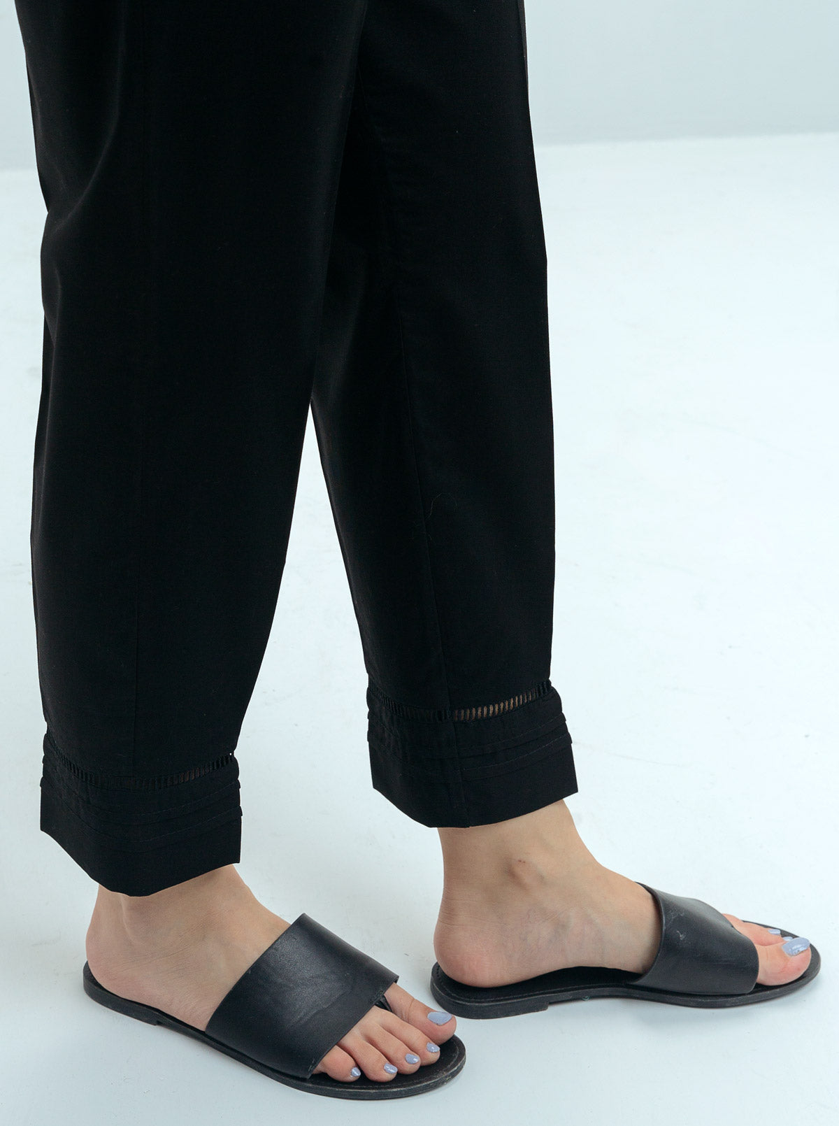 BASIC STRAIGHT PANTS
