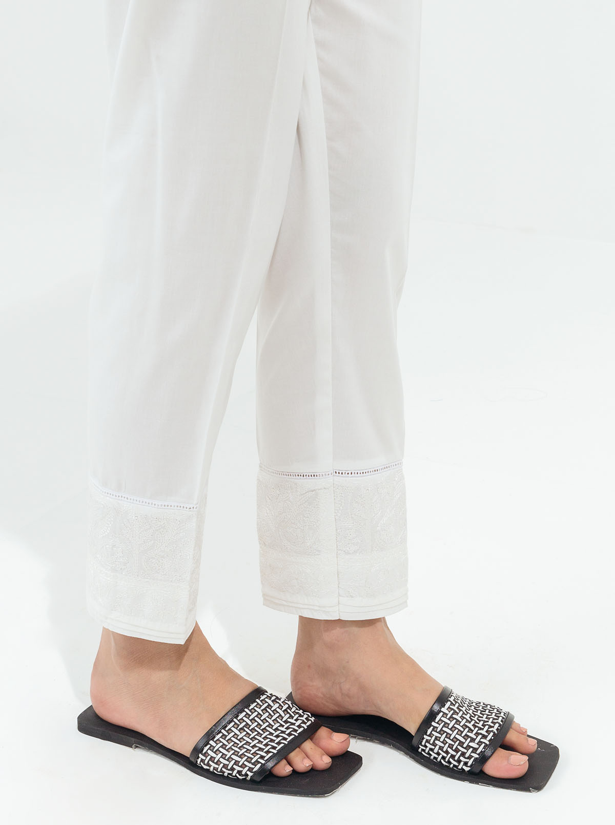 EMBROIDERED STRAIGHT PANTS