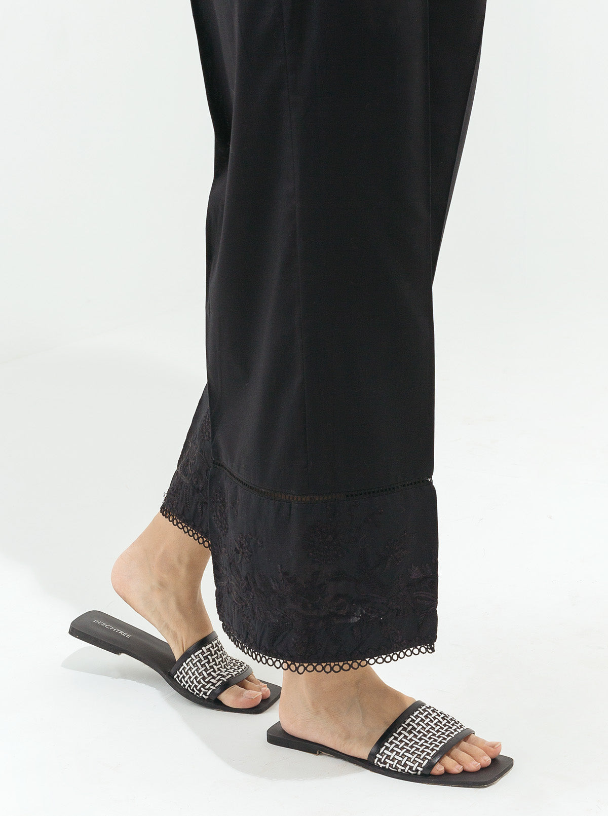 EMBROIDERED SLACK PANTS