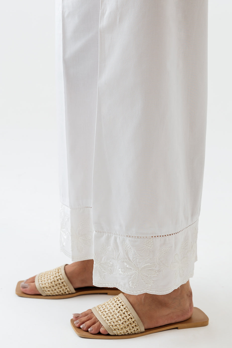 EMBROIDERED SLACK PANTS