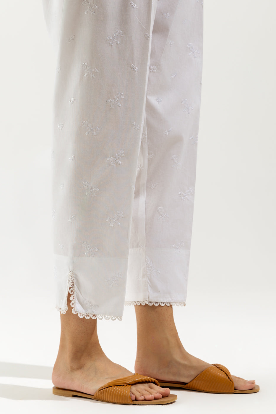 EMBROIDERED STRAIGHT PANTS