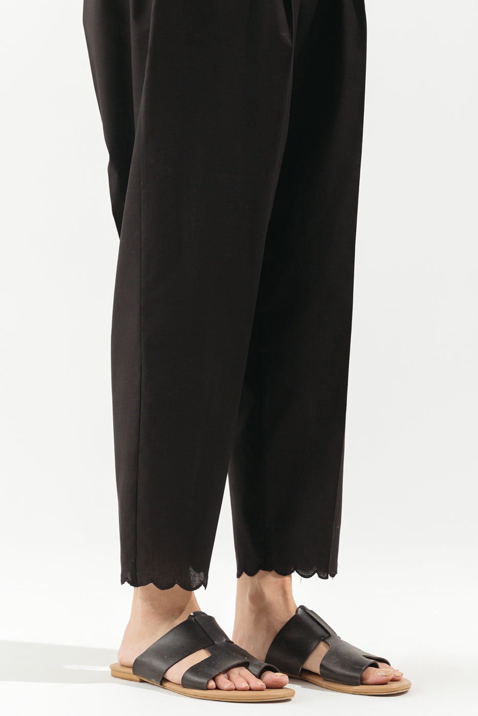 BASIC STRAIGHT PANTS