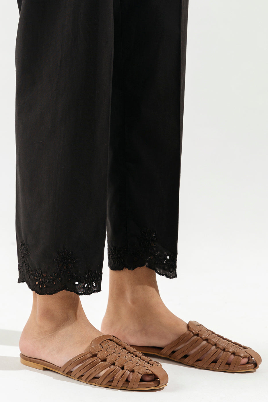 EMBROIDERED STRAIGHT PANTS