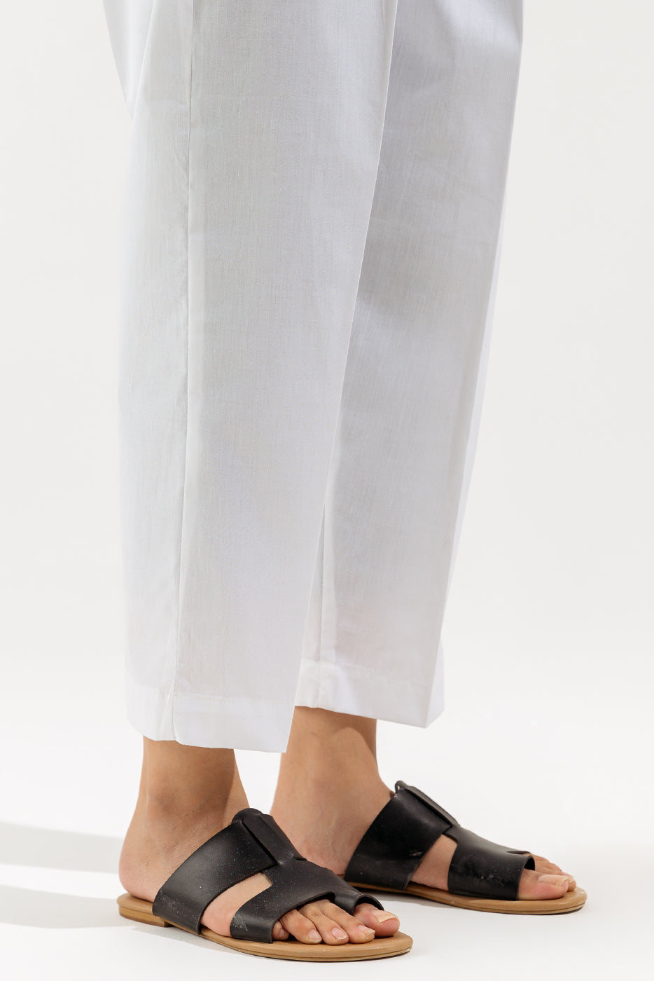 BASIC STRAIGHT PANTS