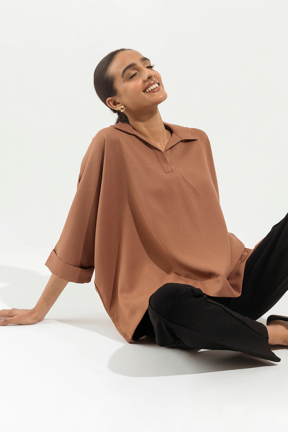 BROWN BATWING COLLARED TOP