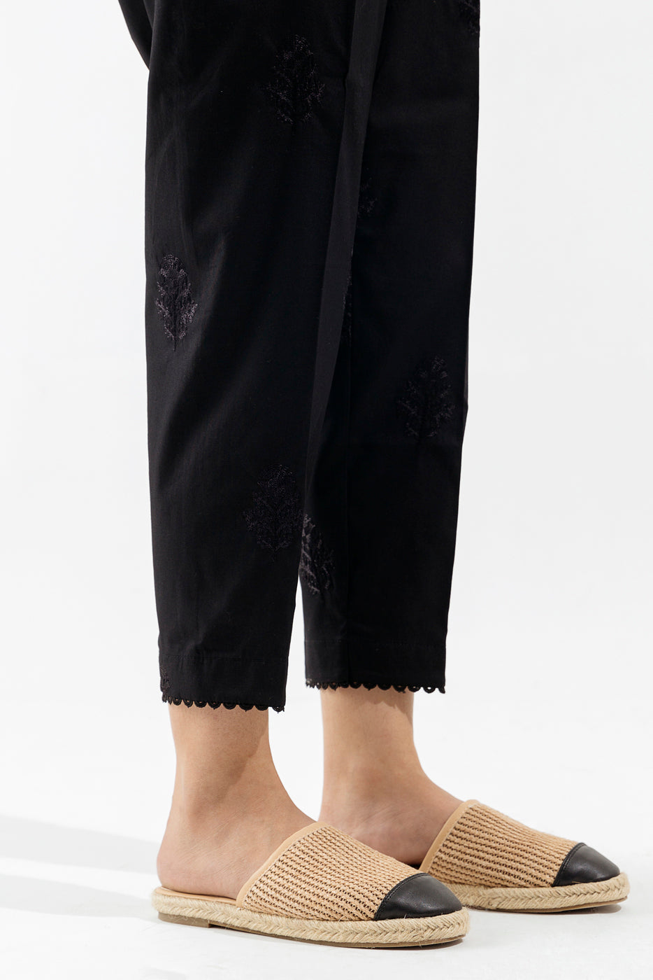 BASIC STRAIGHT PANTS